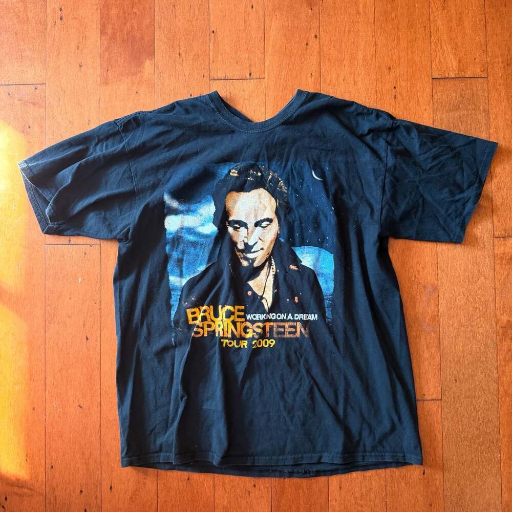 Vintage Bruce Springsteen Working On A Dream 2009 Tour Graphic T-Shirt